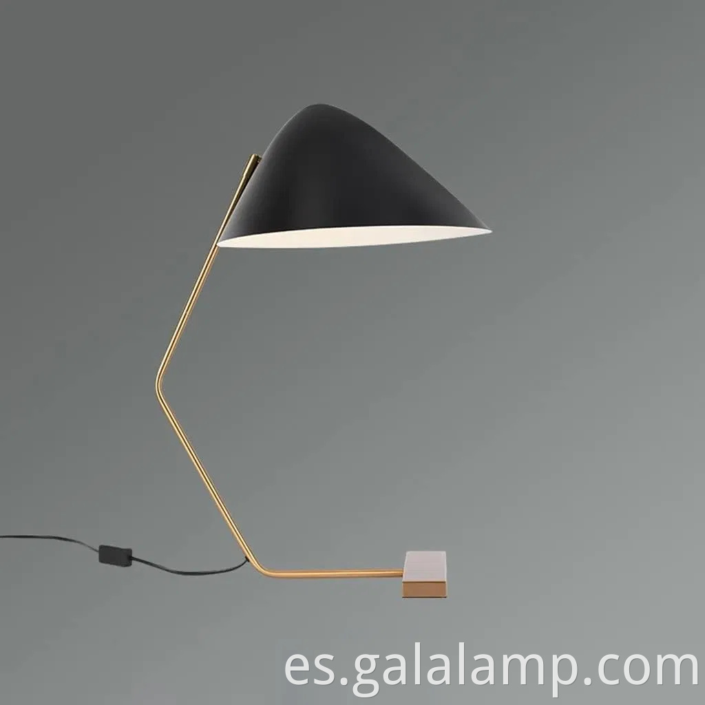 Lámpara de mesa LED nórdica elegante para una decoración moderna de dormitorio